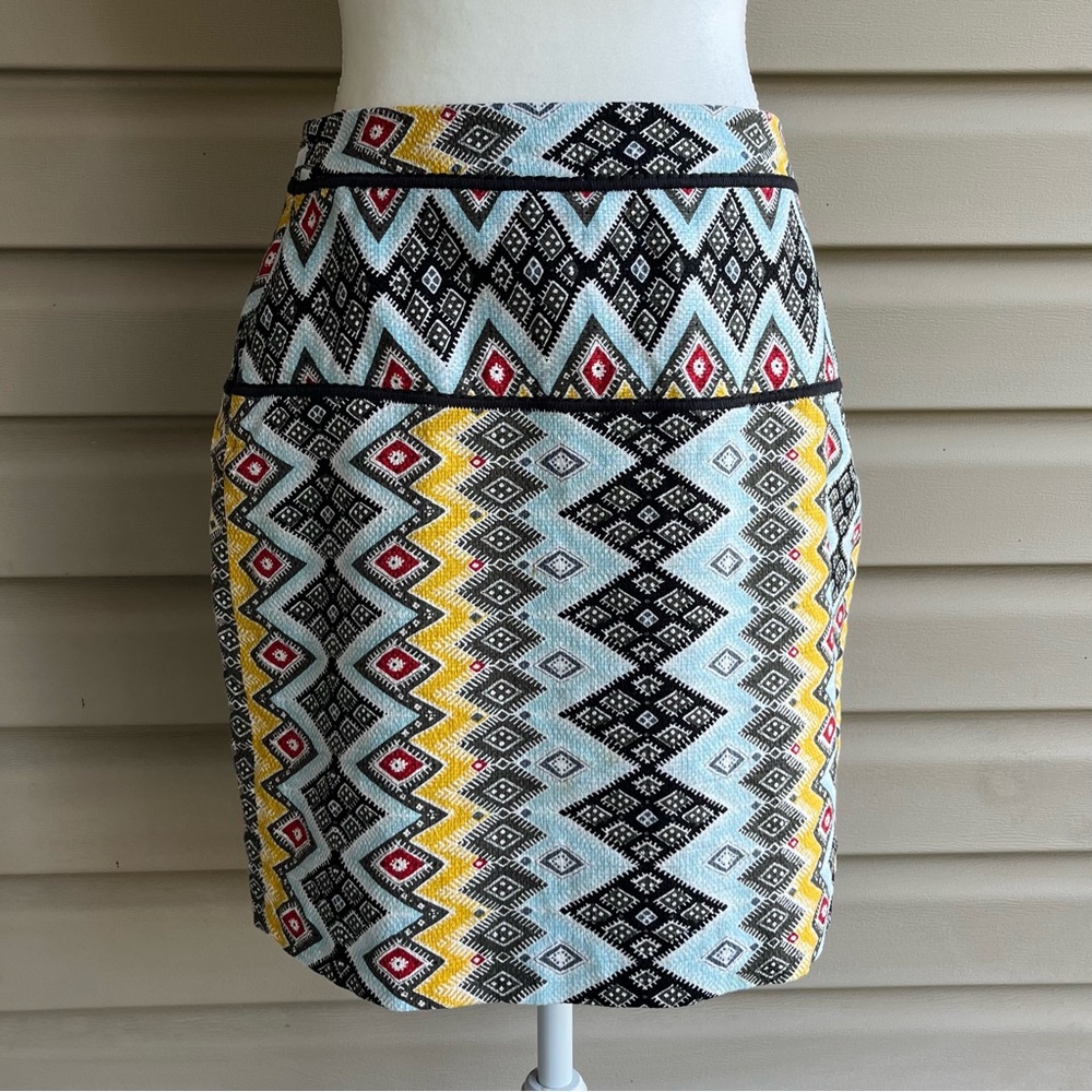 •LOFT• Aztec/Geometric Design Textured Skirt - Size 6